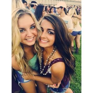 Meet your Posher, Raegan